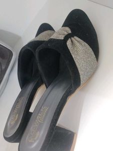 Stylish Black Heels with Glitter Accent