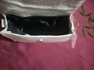 Chic White Croc Embossed Clutch