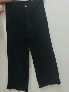 Black Wide Leg Cropped Jeans on Discount 45%🌷