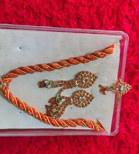 Stunning Orange &amp; Gold Necklace with Earrings