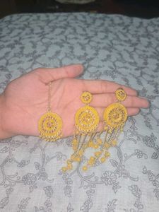 Gold-Tone Earrings with Maang Tikka