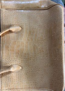 Stylish Croc Embossed Handbag( completely new)