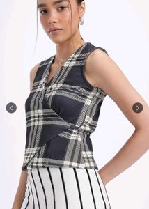 Stylish Plaid Wrap Top