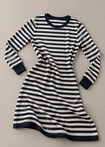 BLACK AND WHITE STRIPED LONG SLEEVE T-SHIRT DRESS