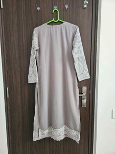 Elegant Kurta Set with Lace Sleeves M size