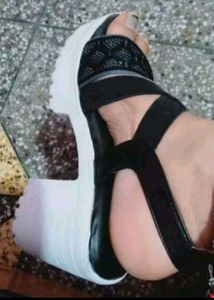Chic Black Platform Wedge Sandals