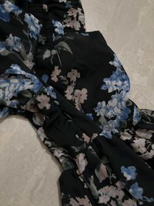 Black Floral Puff Sleeve Top