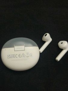 OPPO Wireless Earbuds with Charging Case