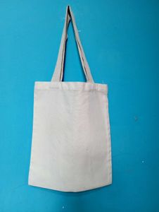 WHITE TOTE BAG 🛍️