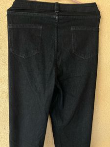 Dark Wash Cropped Jeans