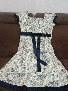 knee length frock with short sleeve