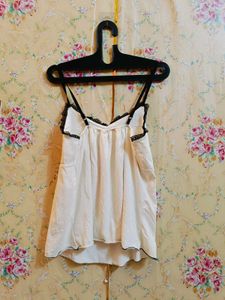 🇳🇿💫🎀Cute White Cami Top with Black Lace Trim