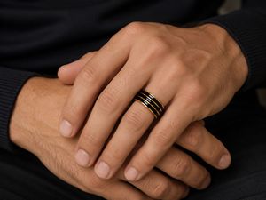 Unisex Stylish Gold & Black Ring