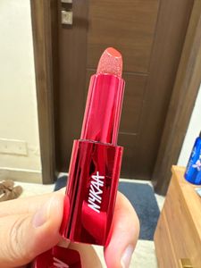 Nykaa Ultra Silk Hydrating Lipstick shade gleamin