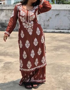 pure chikankari kurt set with plazzo pants 💗