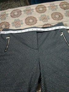 Chic Houndstooth Trousers