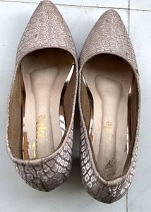 Sparkly Pointed Toe Flats