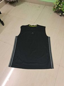 Adidas Sleeveless T-Shirt 🖤