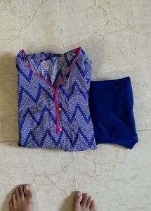 Set of Beautiful Blue Print Kurta and leggings