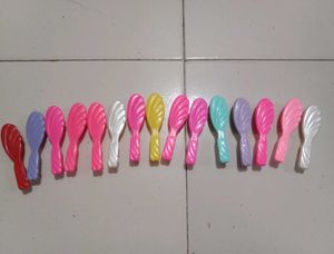 Barbie Doll Hair Brushes - Lot of 15