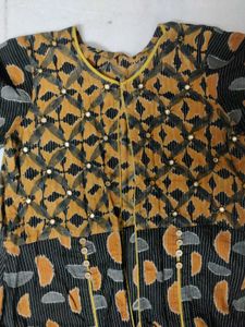 Dress With Heavy Shrug