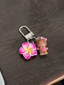 Cute Hello Kitty Flower Keychain🩷