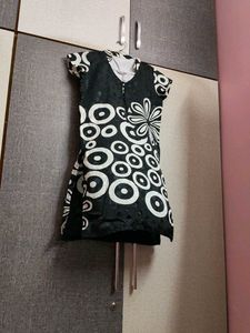 Stylish Black &amp; White Kurta