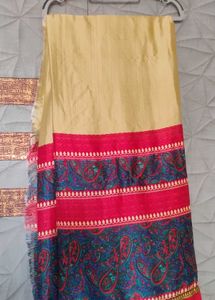 Elegant Gold & Red Saree with Paisley Print