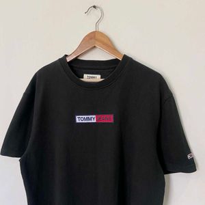 Tommy Jeans Logo Tee