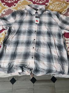 Men's Plaid Button-Down Shirt
