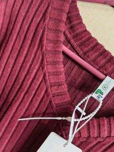 DARK PINK SOLID VNECK SWEATER🤩😍