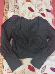 Chic Black Ruched Long Sleeve Top