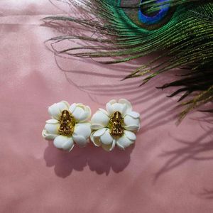 Elegant Floral Hair Clips with Lakshmi