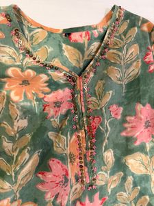 Beautiful Floral Print Kurta