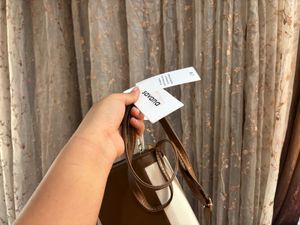 Savana sling purse