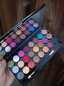 Makeup pallet combo