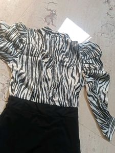 black and white chita print body dress