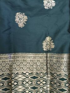 “Elegant Dark Green Silk Dupatta with Rich Golden