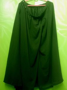 Elegant Green Embroidered naira cut set
