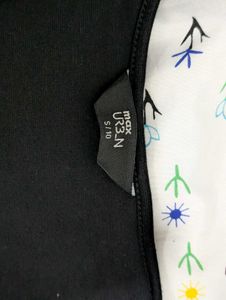 MAX Stylish Black Crop Top