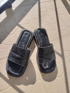 Stylish Black Quilted Slides