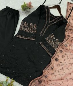 Elegant Black Embroidered Kurta Set😍