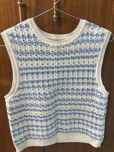 Stylish Knit Vest - Blue & White