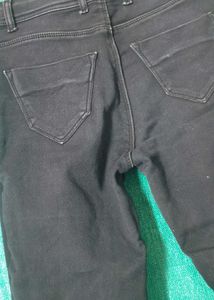 Black High-Waisted Skinny Jeans