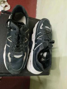 Stylish Black Chunky Sneakers| UK 4