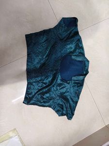 Beautiful Floral Print Sareewith collar neck blous