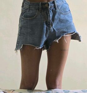 Stylish Denim Cut-Off Shorts