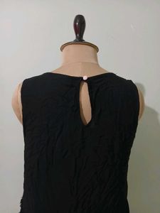 Black Embroidered Sleeveless Kurta