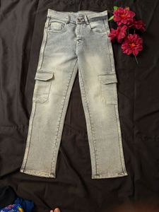 Stylish Light Wash Cargo Jeans