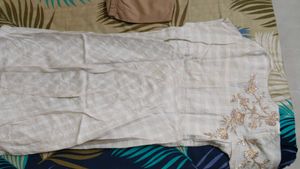 Elegant Embroidered Kurti